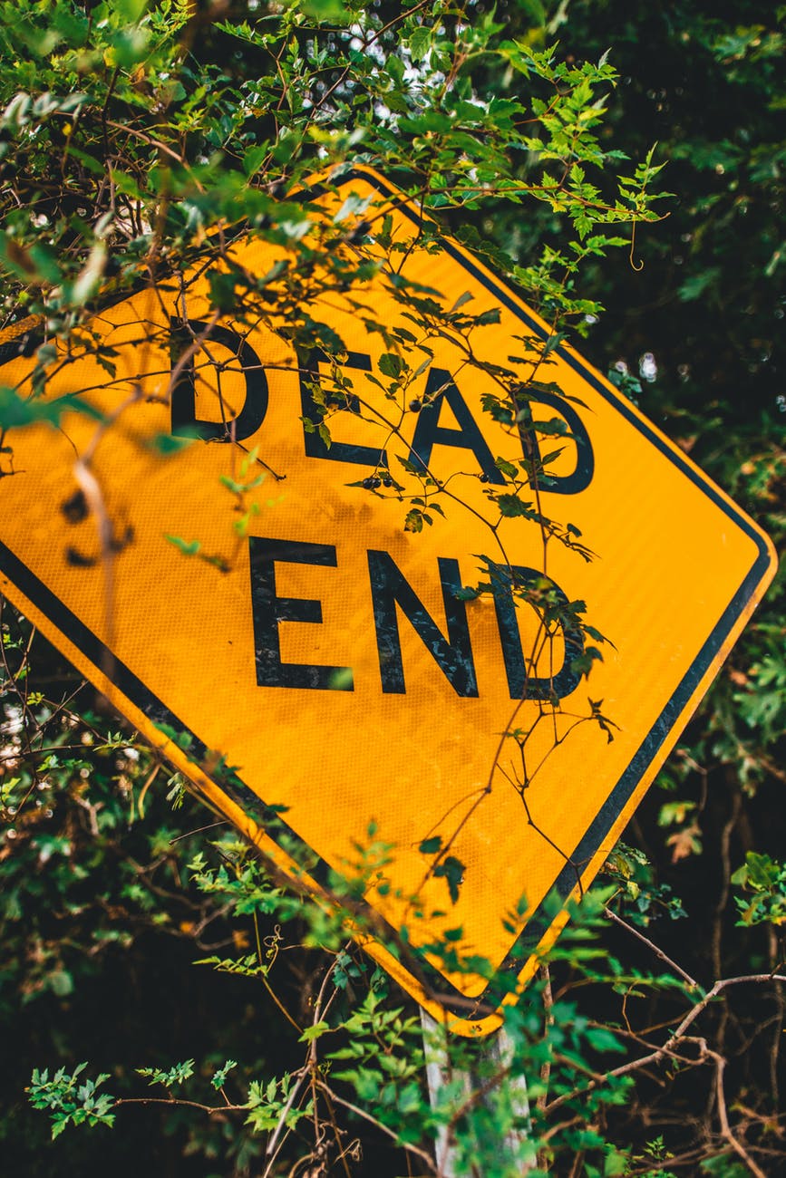 dead end road sign
